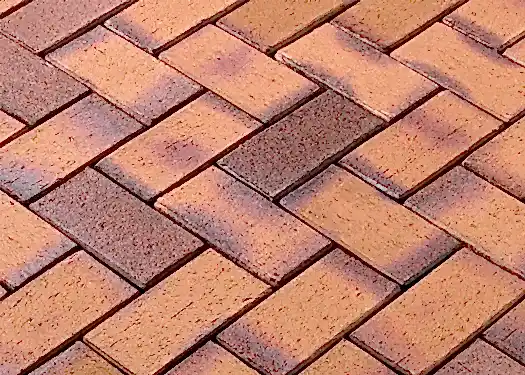 Укладка клинкерной брусчатки