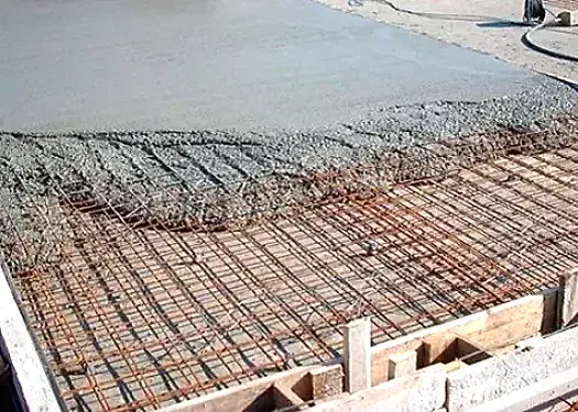 Укладка с заливкой бетонного основания
